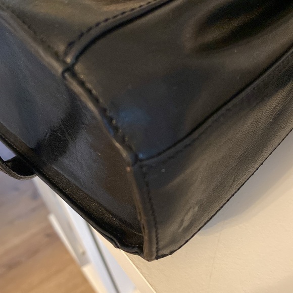 Vintage Brahmin hard leather crossbody purse with adjustable strap - Picture 4 of 16